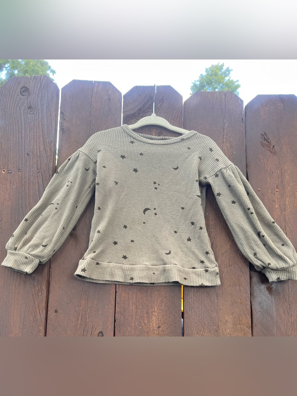 kate quinn Olive Green Star & Moon Puff Sleeve Waffle Top-Organic Cotton-Size 3T